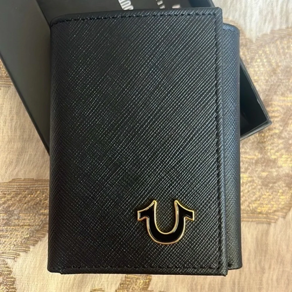 Brand New True Religion Genuine Leather Black/Gold Trifold Pria Wallet RFID